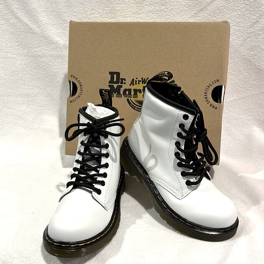 NIB Dr Martens white leather boots SZ 13
